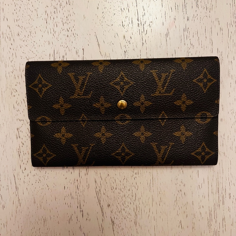 Louis Vuitton Monogram Canvas Sarah Wallet, Excellent Condition